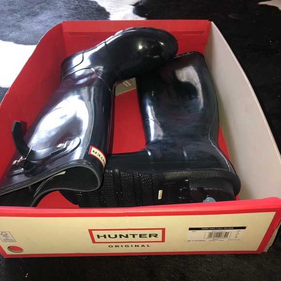 Authentic Navy Blue Hunter boots - Picture 2 of 7